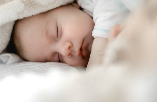 5 key tips to keep baby's bedtime routine intact when you're away from home